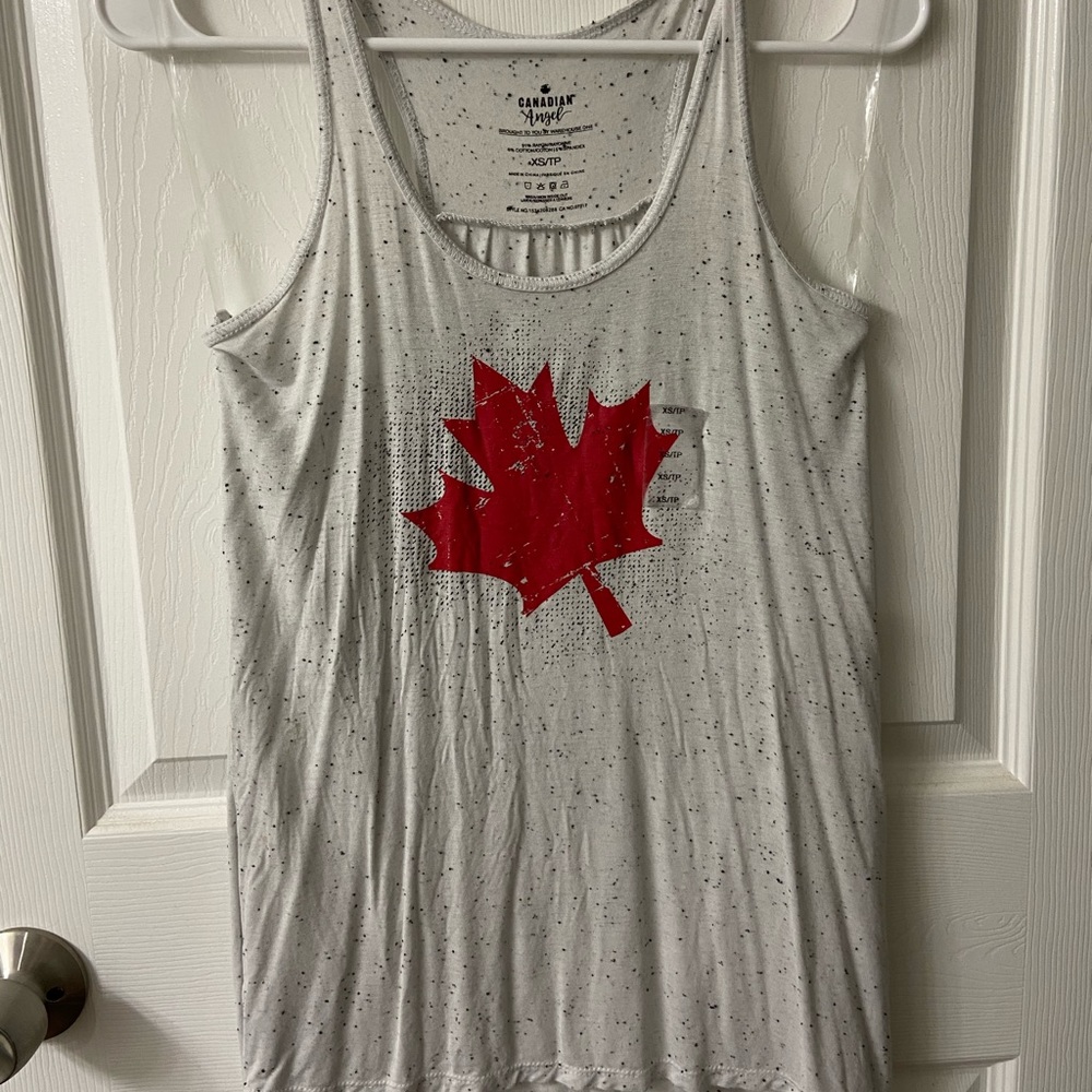 Canada Maple Leaf Tank